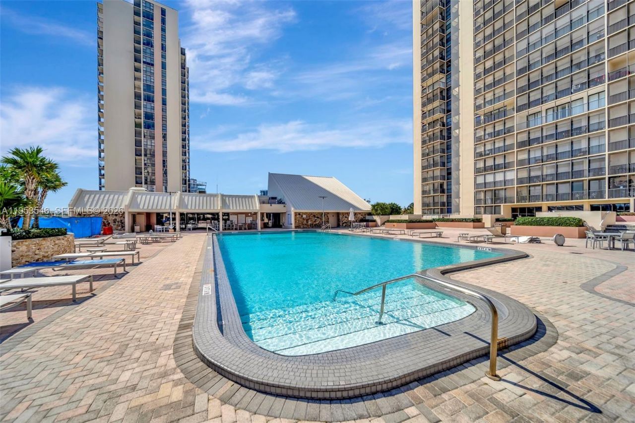 20379 W Country Club Dr, Unit 1232, Aventura, FL 33180 Photo