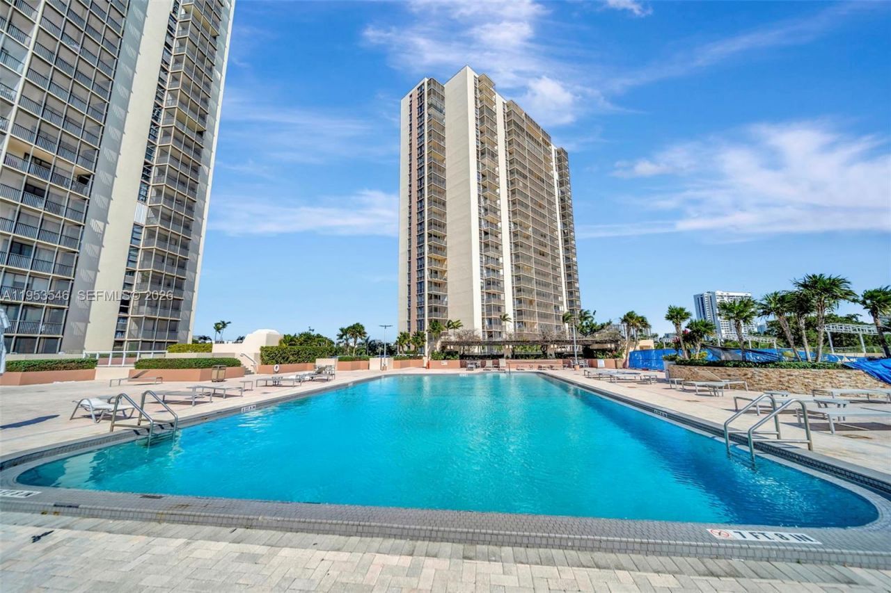 20379 W Country Club Dr, Unit 1232, Aventura, FL 33180 Photo