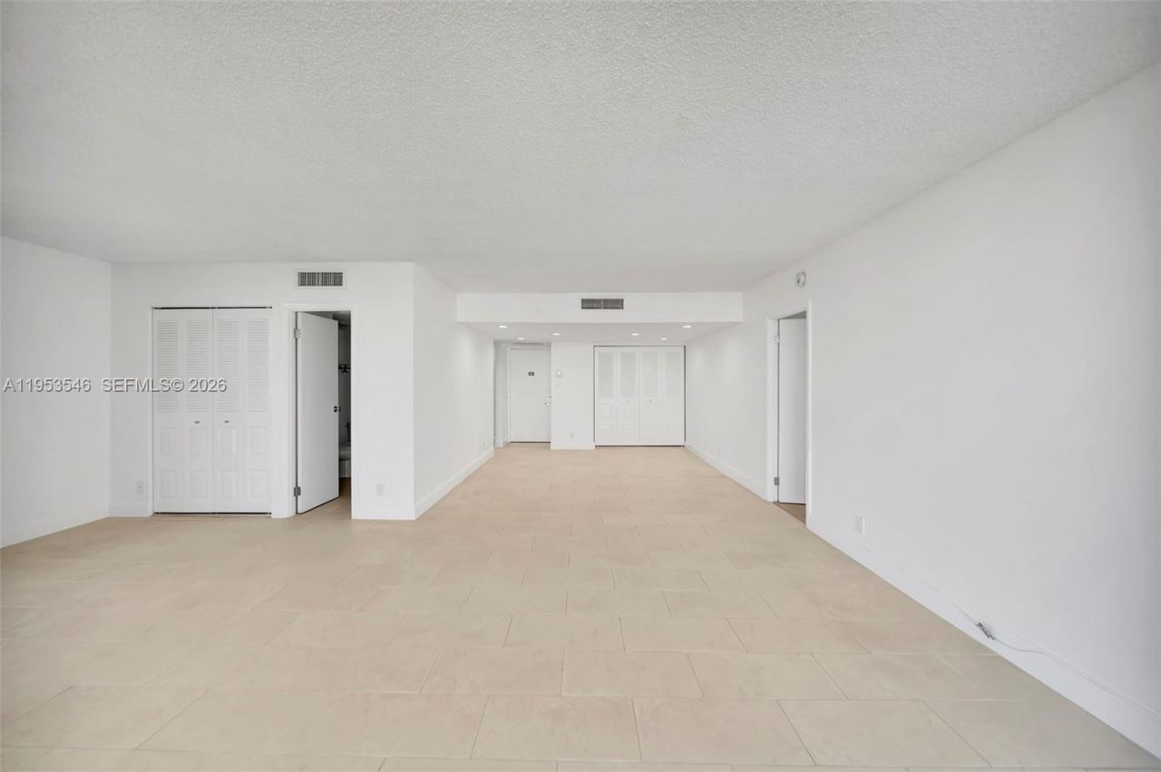 20379 W Country Club Dr, Unit 1232, Aventura, FL 33180 Photo