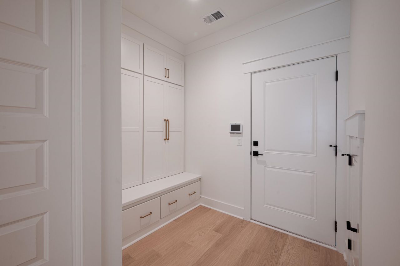 2725 Long Avenue Ext. Photo 36