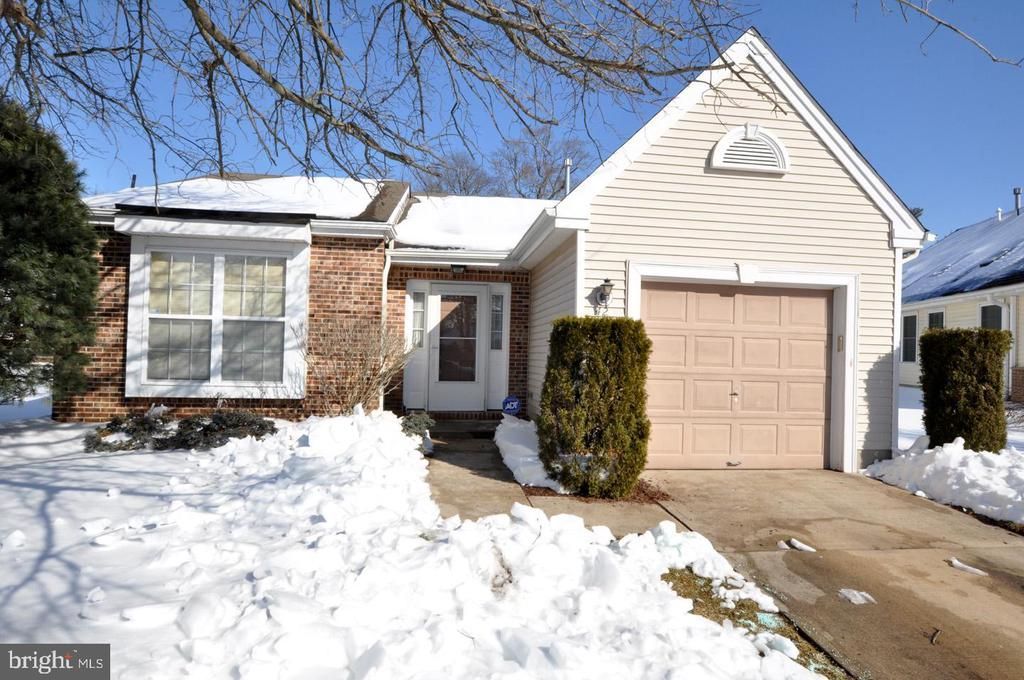 42 Clifford Court, Mount Laurel, NJ 08054 Main Photo