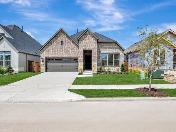 7812 Pondview Lane, Fort Worth, TX 76123