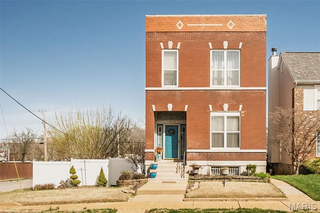 2935 Saint Vincent Avenue, Saint Louis, MO 63104 Main Photo