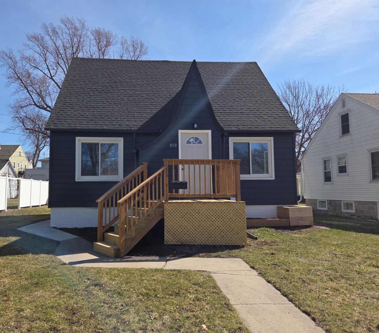 808 Freeborn Avenue, Albert Lea, MN 56007 Main Photo