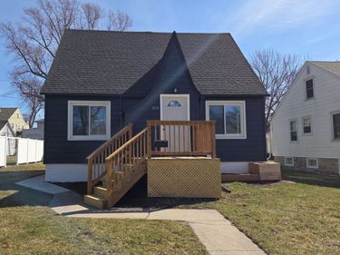 808 Freeborn Avenue, Albert Lea, MN 56007