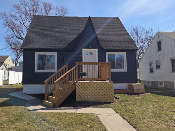 808 Freeborn Avenue, Albert Lea, MN 56007