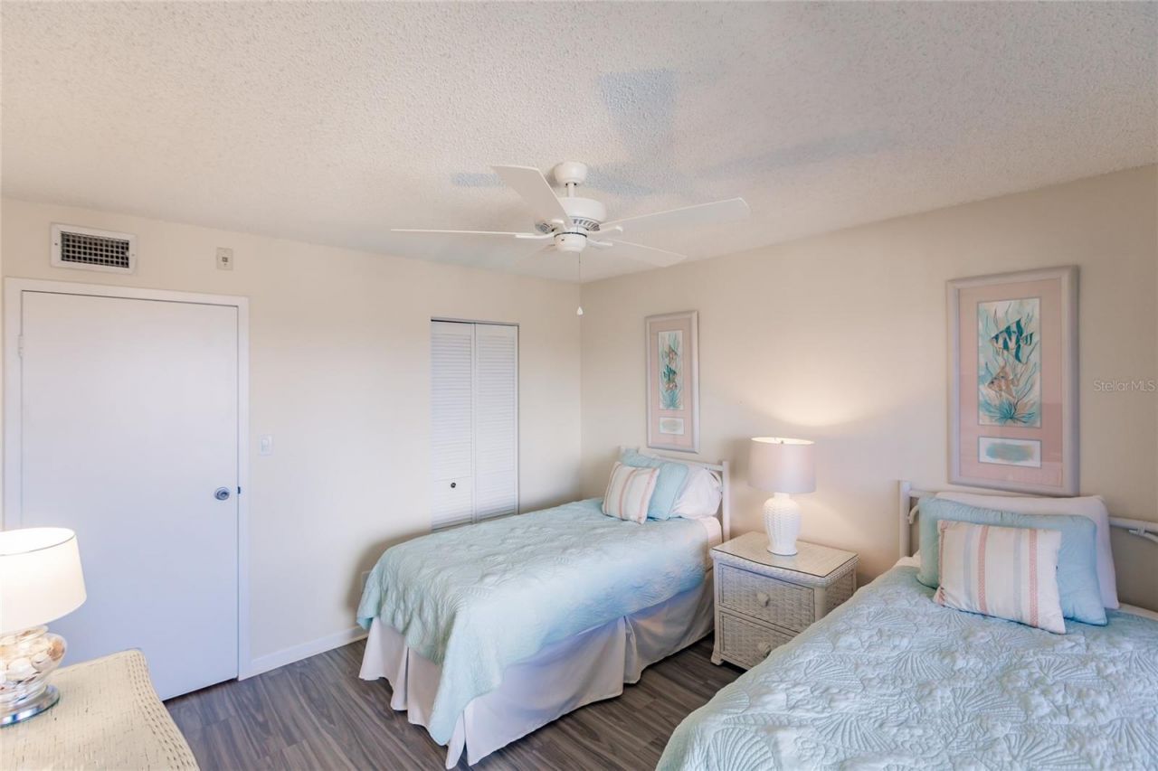 1055 W Peppertree Drive, Unit 302AA, Sarasota, FL 34242 Photo