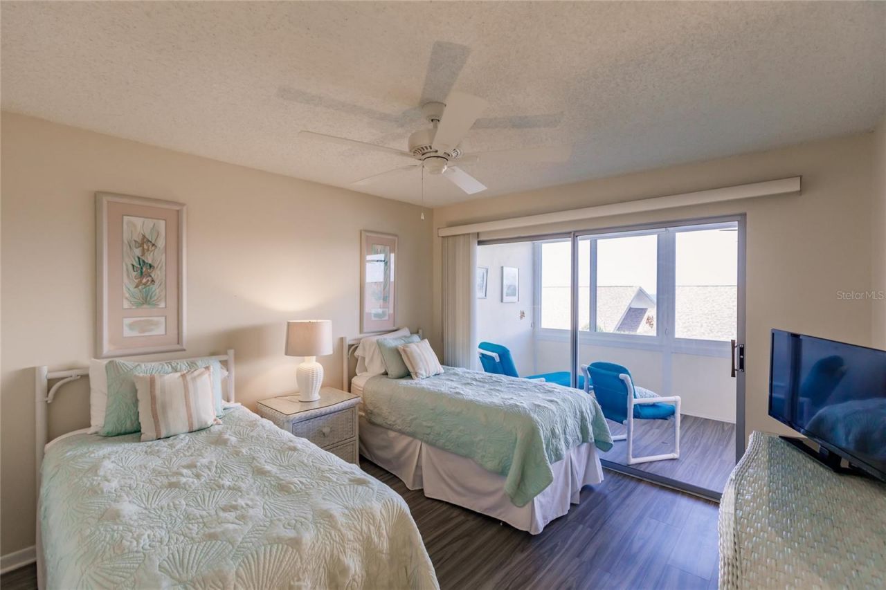 1055 W Peppertree Drive, Unit 302AA, Sarasota, FL 34242 Photo