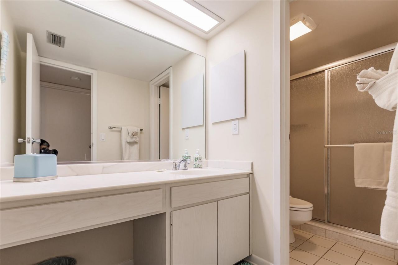 1055 W Peppertree Drive, Unit 302AA, Sarasota, FL 34242 Photo