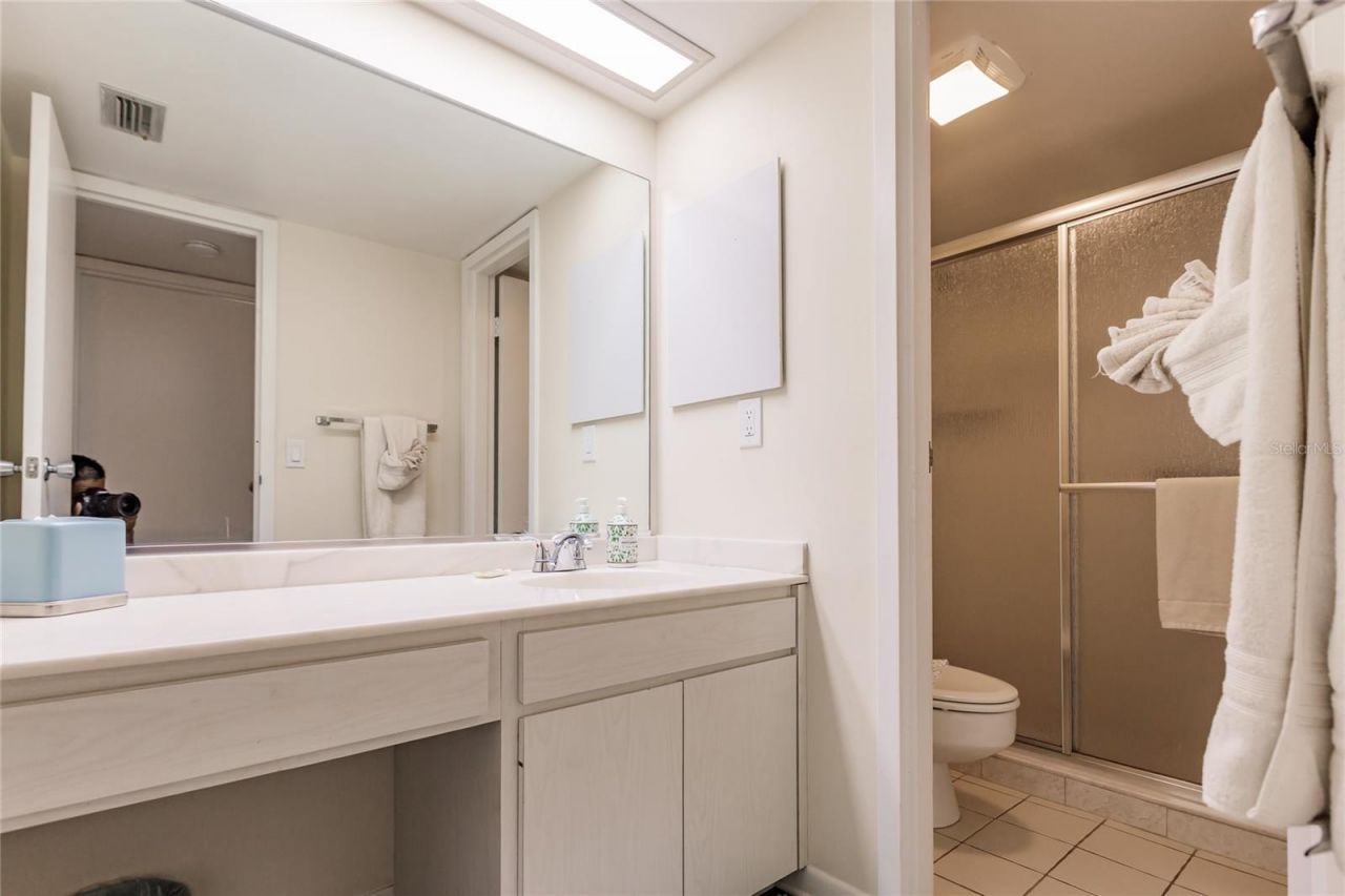 1055 W Peppertree Drive, Unit 302AA, Sarasota, FL 34242 Photo