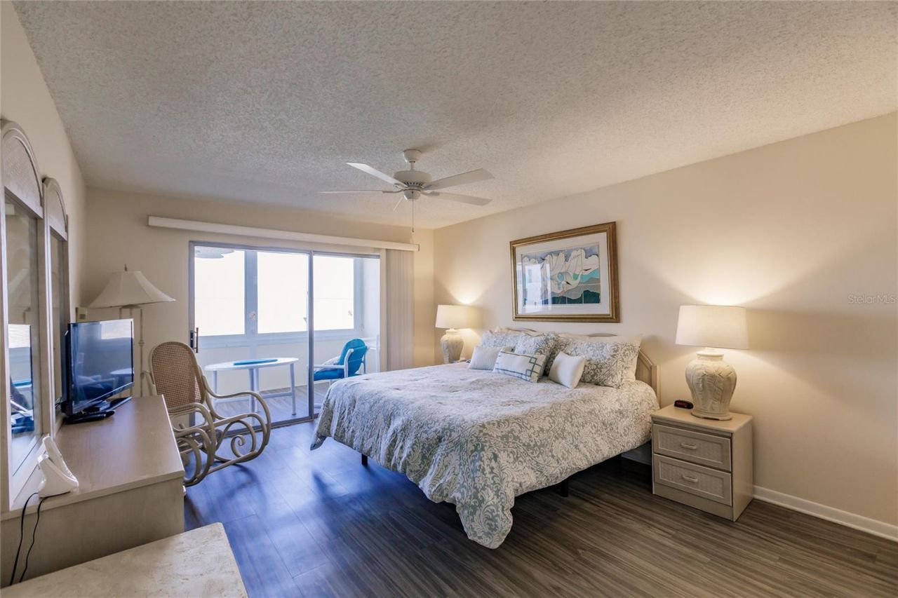 1055 W Peppertree Drive, Unit 302AA, Sarasota, FL 34242 Photo