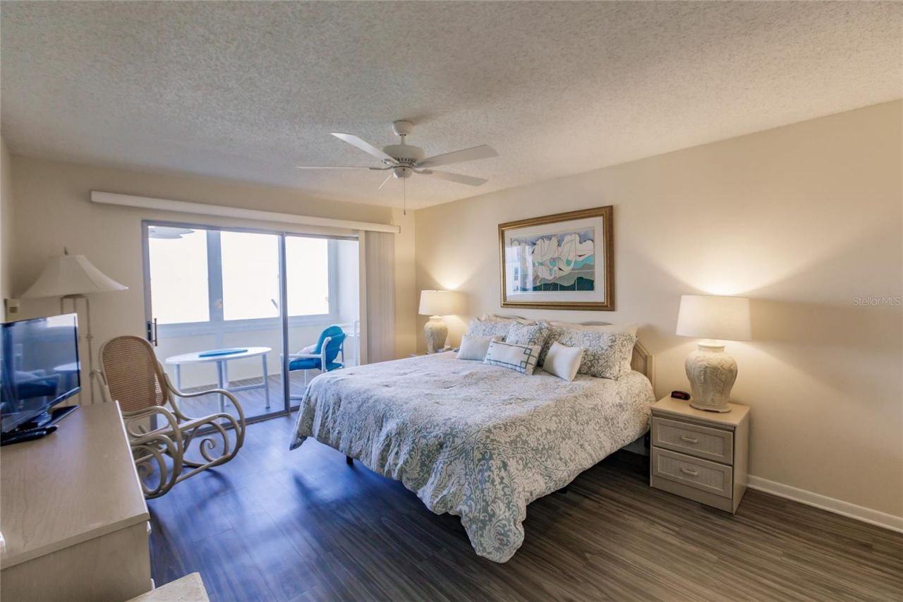 1055 W Peppertree Drive, Unit 302AA, Sarasota, FL 34242 Photo