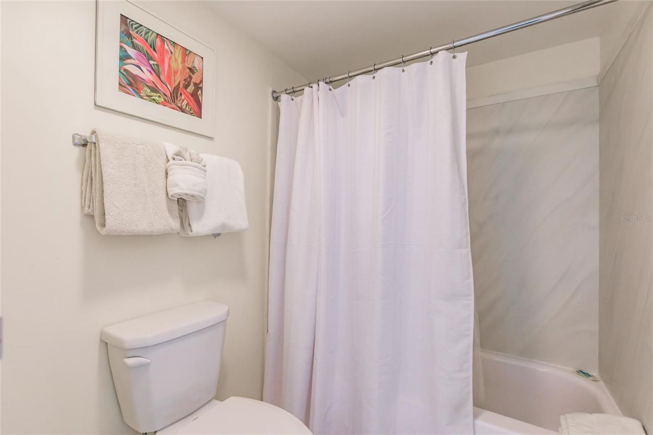1055 W Peppertree Drive, Unit 302AA, Sarasota, FL 34242 Photo