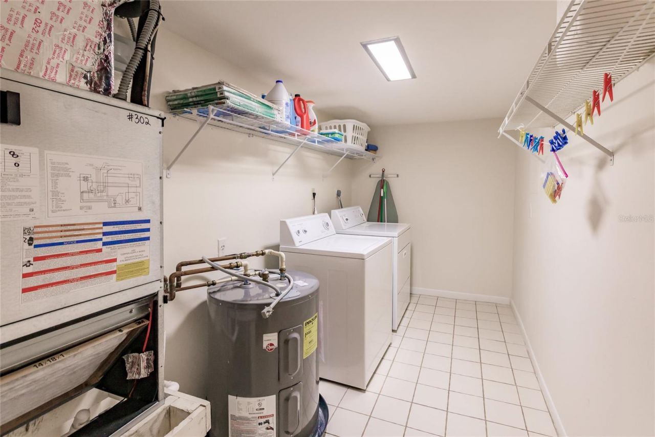 1055 W Peppertree Drive, Unit 302AA, Sarasota, FL 34242 Photo