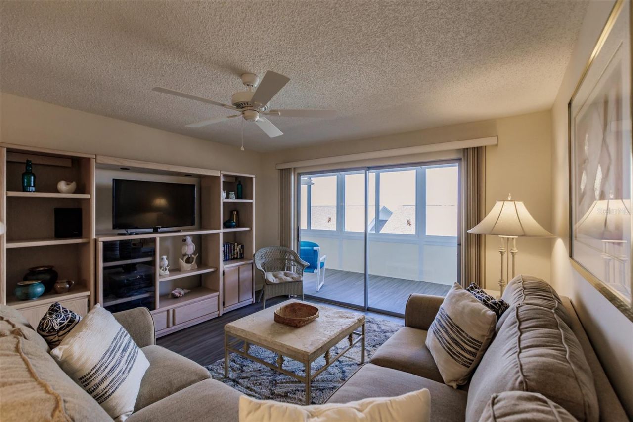1055 W Peppertree Drive, Unit 302AA, Sarasota, FL 34242 Photo