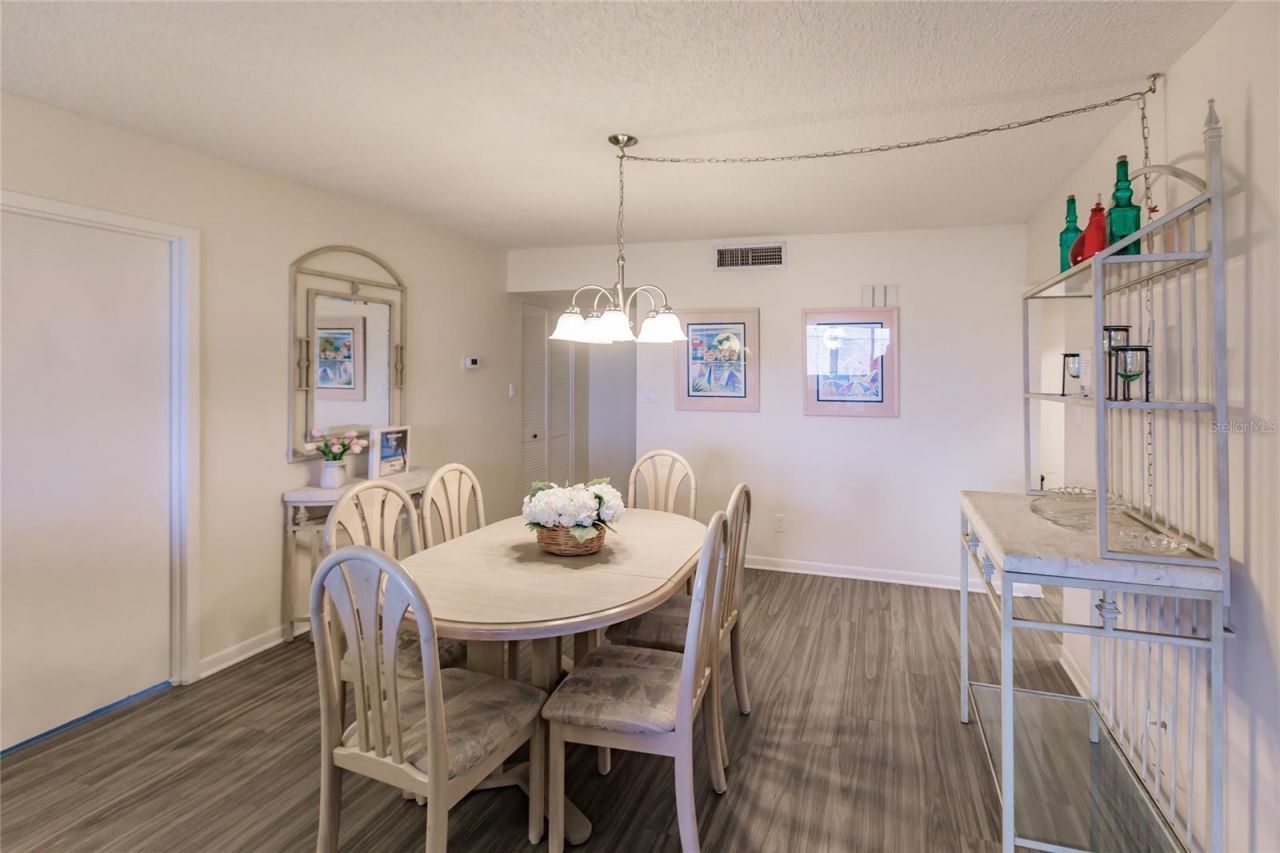 1055 W Peppertree Drive, Unit 302AA, Sarasota, FL 34242 Photo