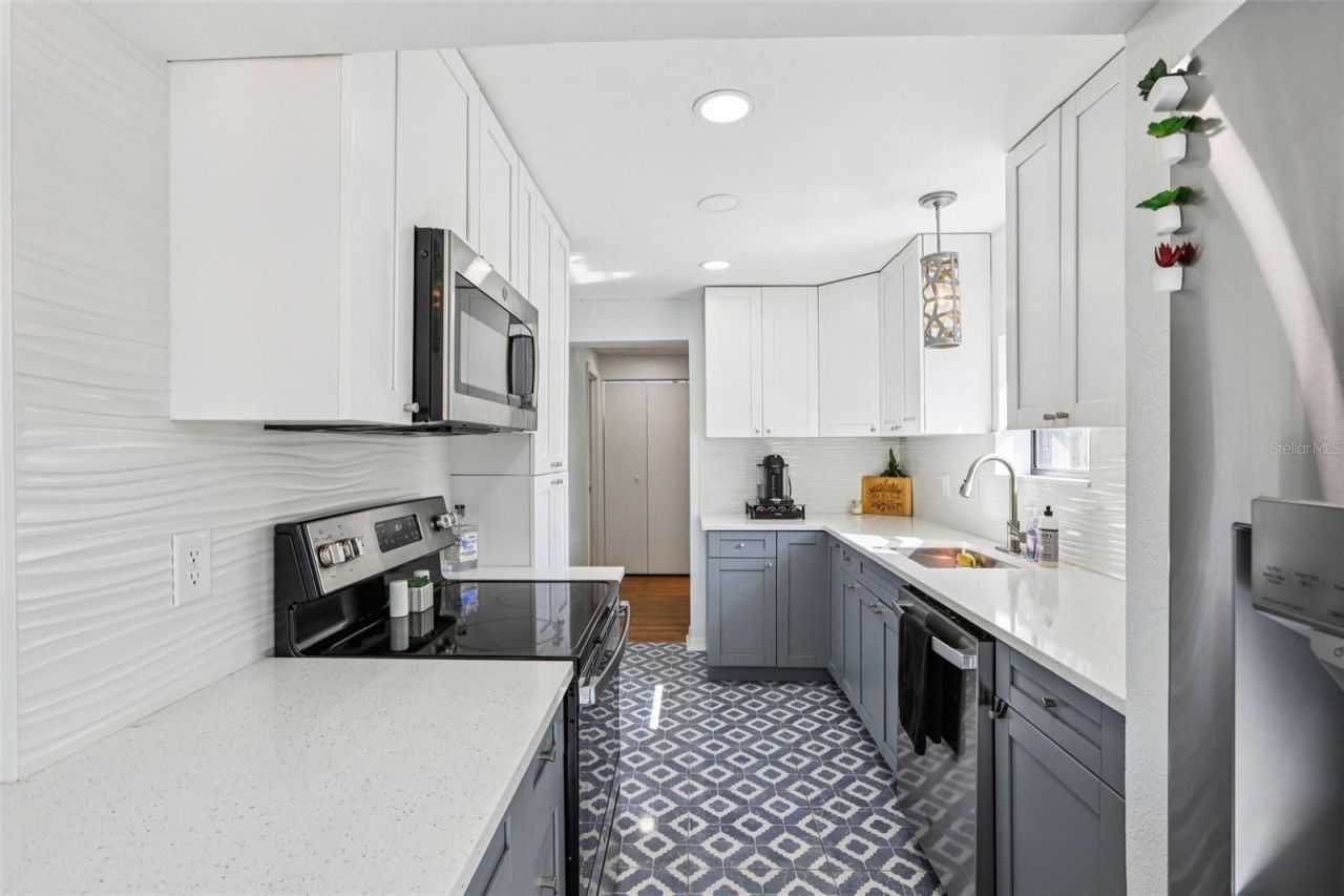 4432 W Mccoy Street, Tampa, FL 33616 Photo