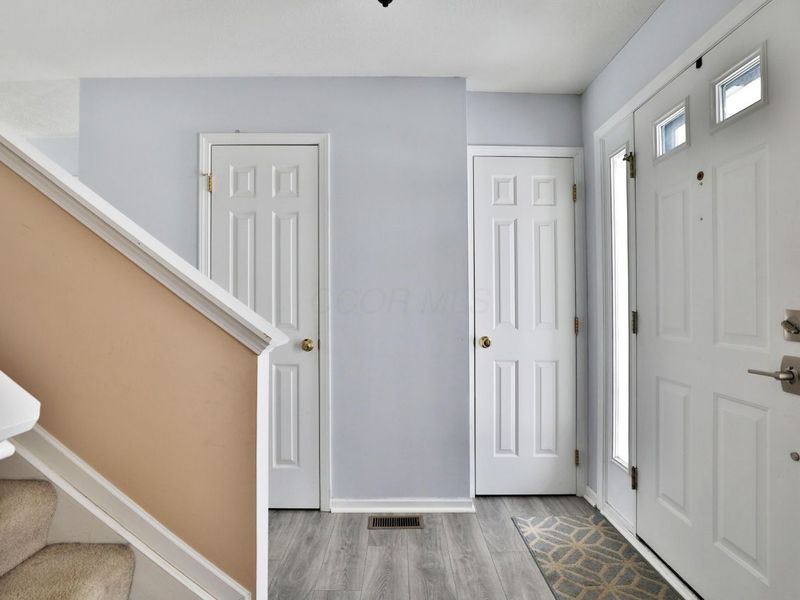 8628 Clover Glade Drive, Lewis Center, OH 43035 Photo 2