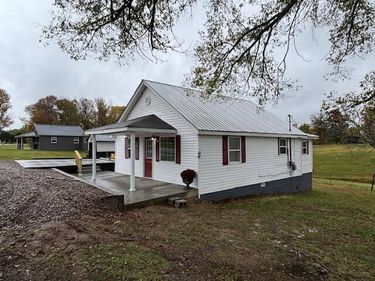 879 KY-1729 , Russell Springs, KY 42642