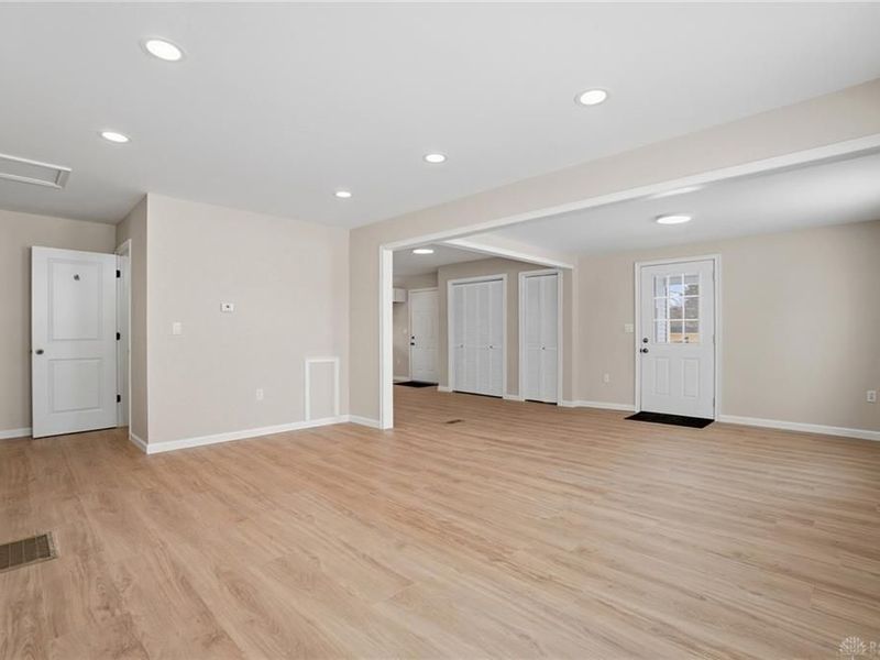 215 Rooney Drive, Urbana, OH 43078 Photo 6