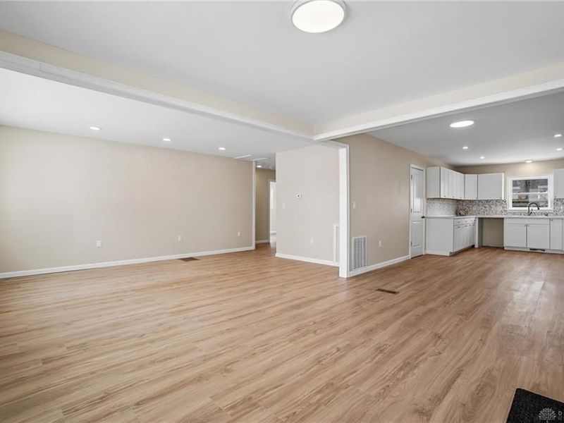 215 Rooney Drive, Urbana, OH 43078 Photo 7