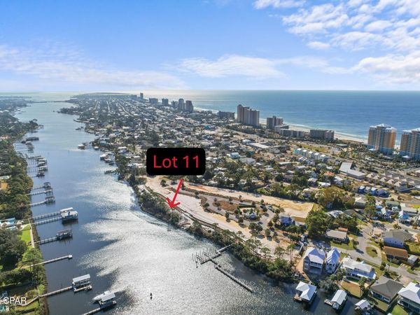 7832 Grand Lagoon Way, Panama City, FL 32408