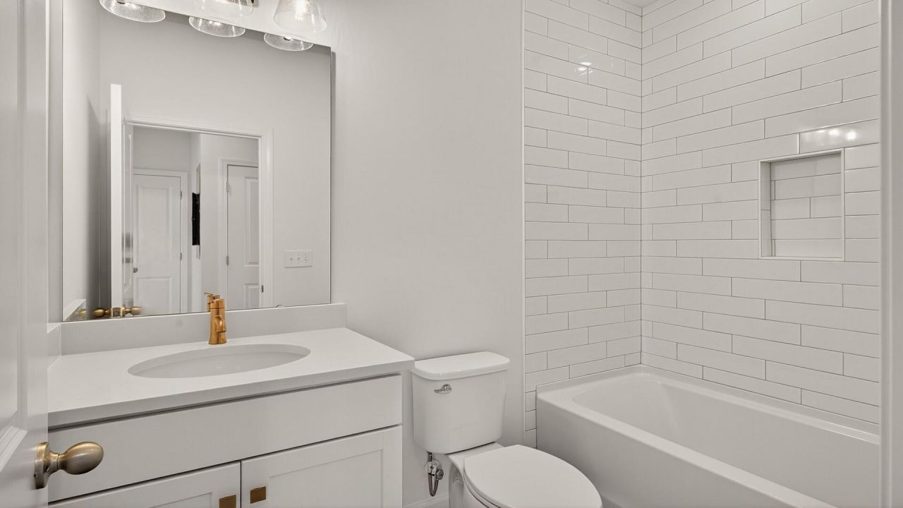 4436 Oakwood Avenue Photo 11