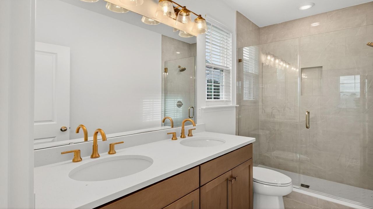 4436 Oakwood Avenue Photo 16