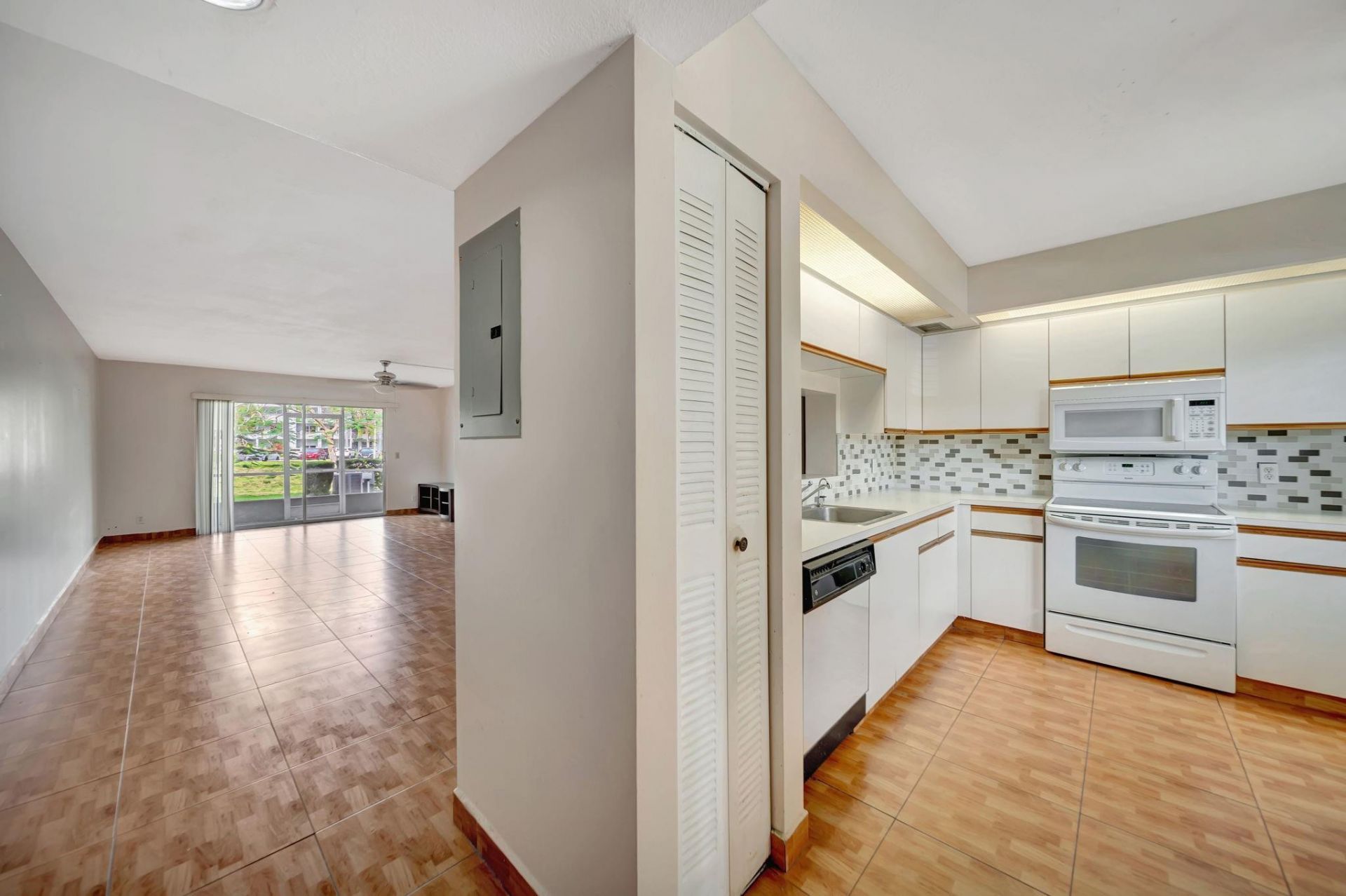 12701 SW 14th Street, Unit 106-J, Pembroke Pines, FL 33027 Photo