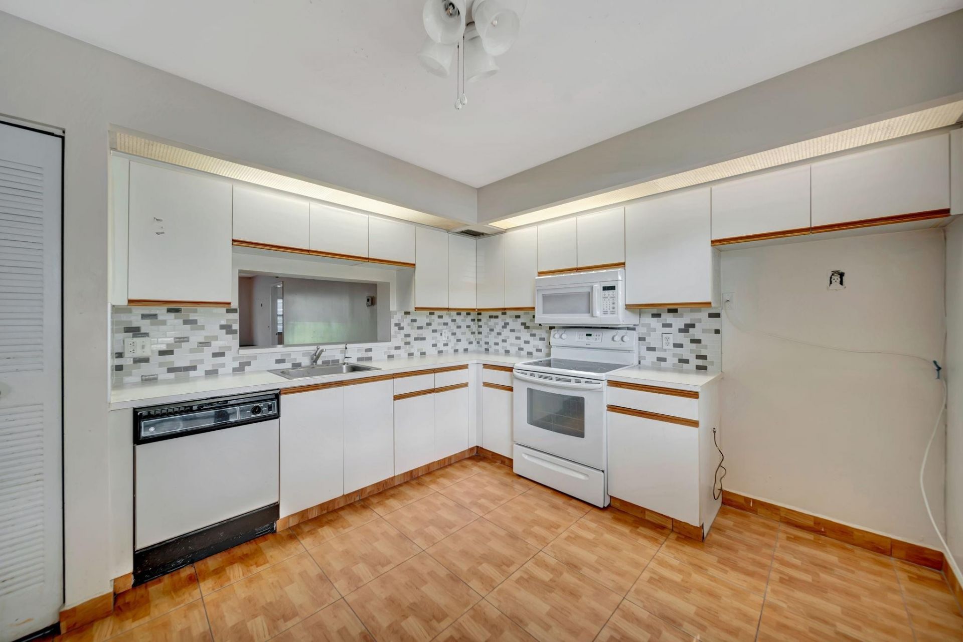 12701 SW 14th Street, Unit 106-J, Pembroke Pines, FL 33027 Photo