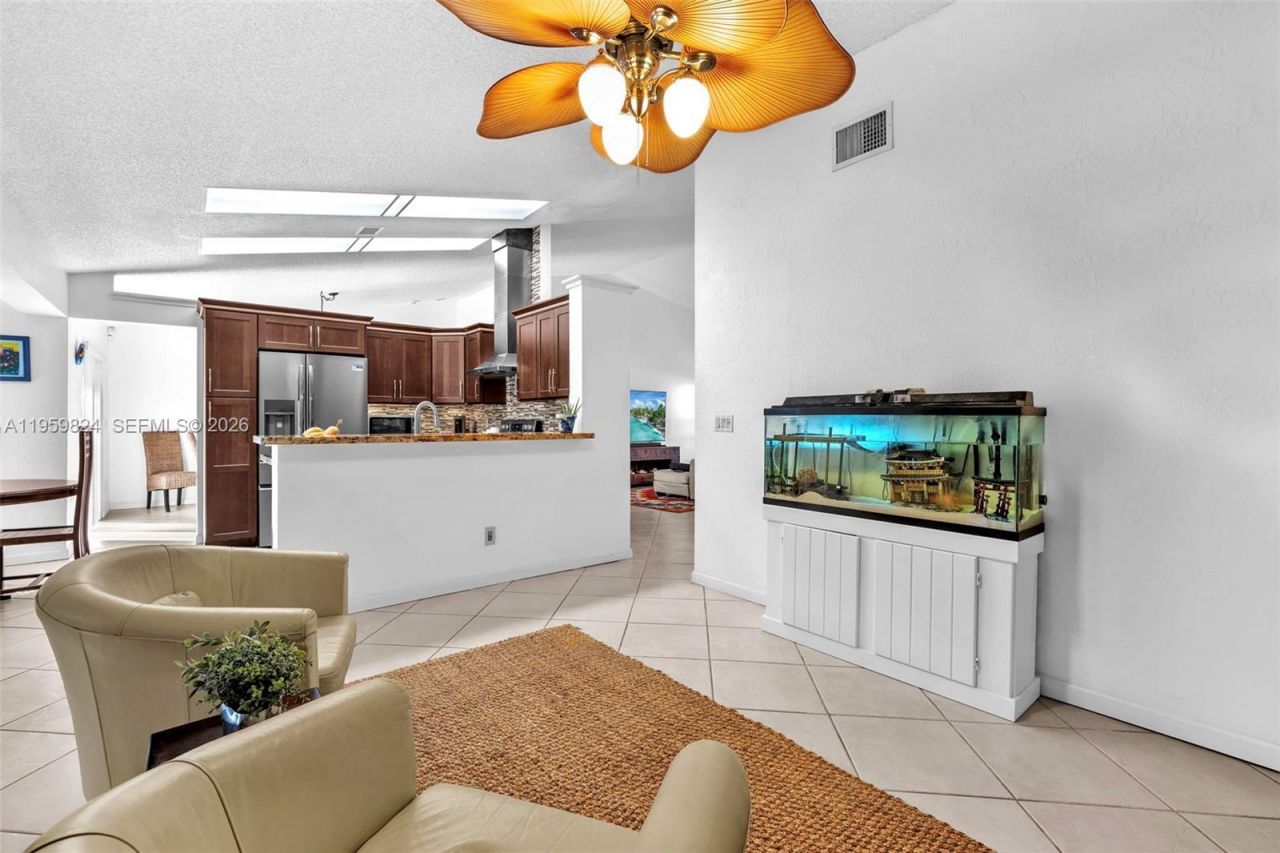 9300 NW 32nd Mnr, Sunrise, FL 33351 Photo