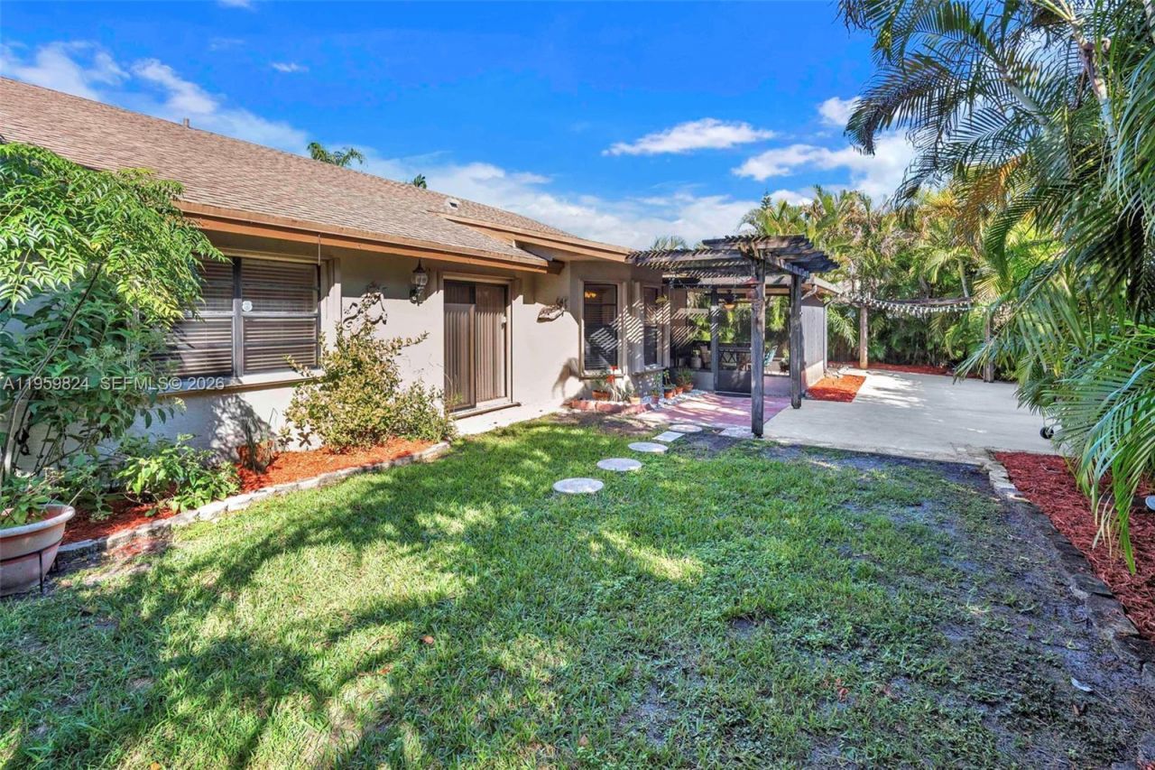 9300 NW 32nd Mnr, Sunrise, FL 33351 Photo