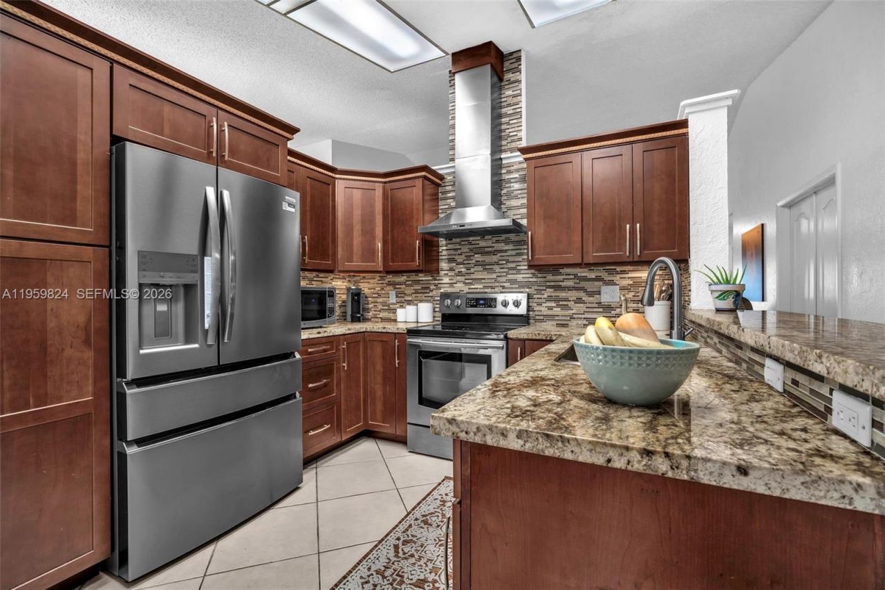 9300 NW 32nd Mnr, Sunrise, FL 33351 Photo