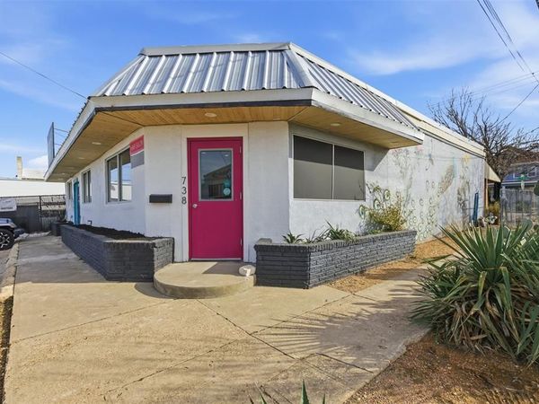 738 W Davis Street, Dallas, TX 75208