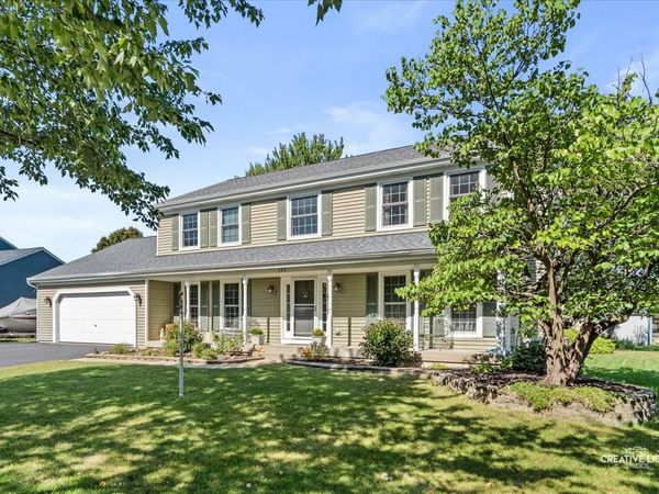 135 Chesterfield Drive, Oswego, IL 60543