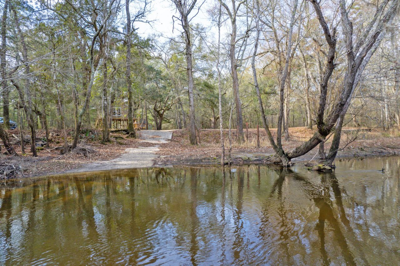 519 Meeting House Lane Photo 11