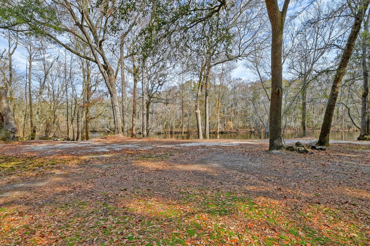 519 Meeting House Lane Photo 18