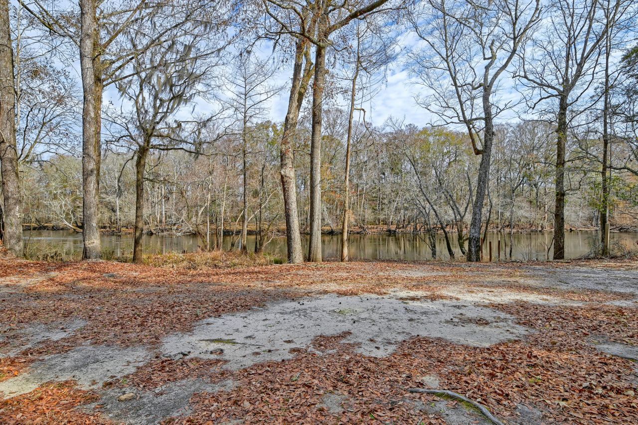 519 Meeting House Lane Photo 19