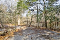 519 Meeting House Lane photo 4