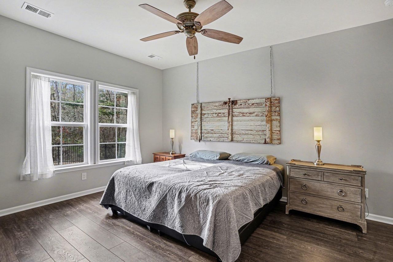 202 Pavilion Street Photo 12