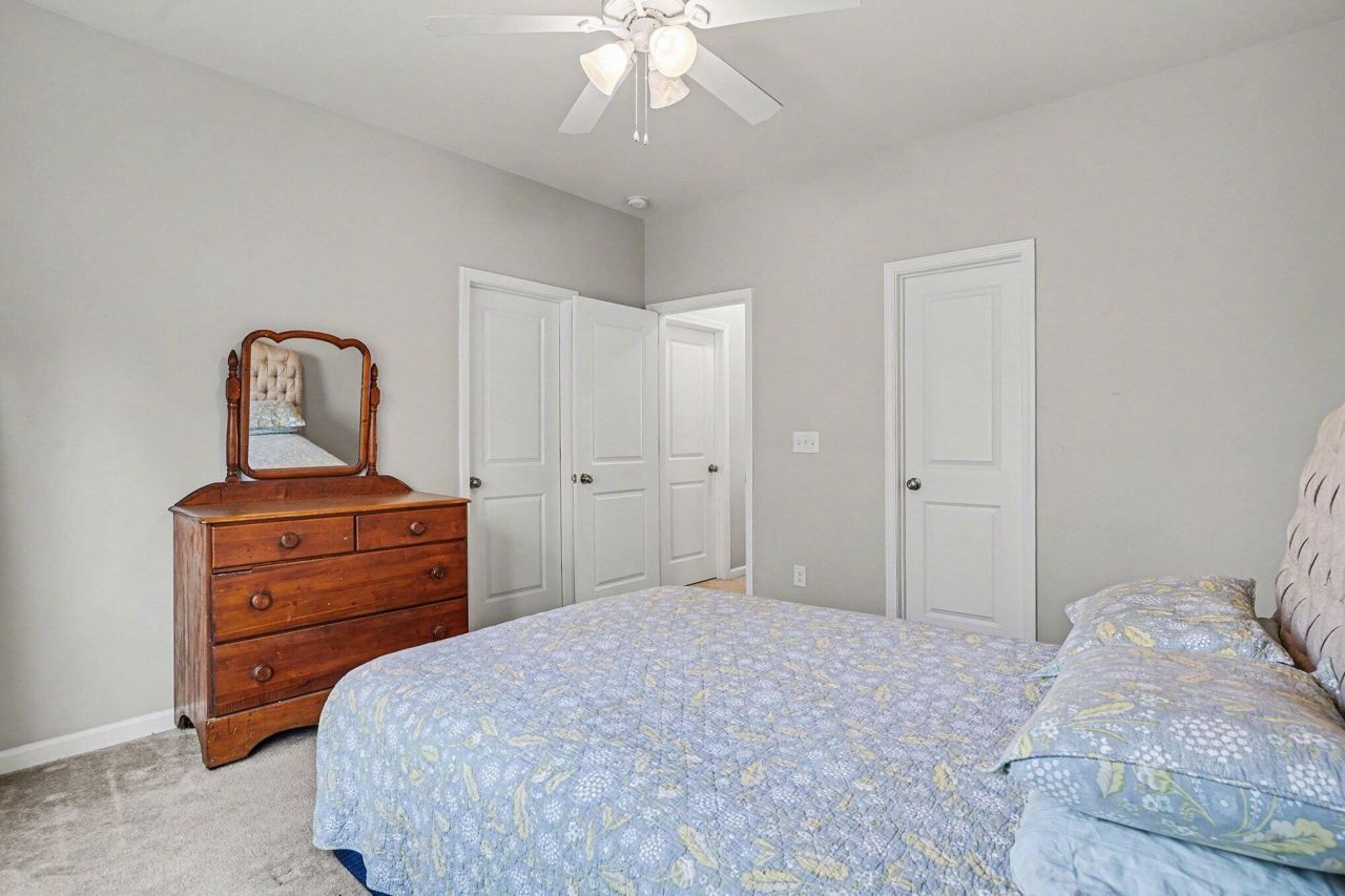 202 Pavilion Street Photo 20