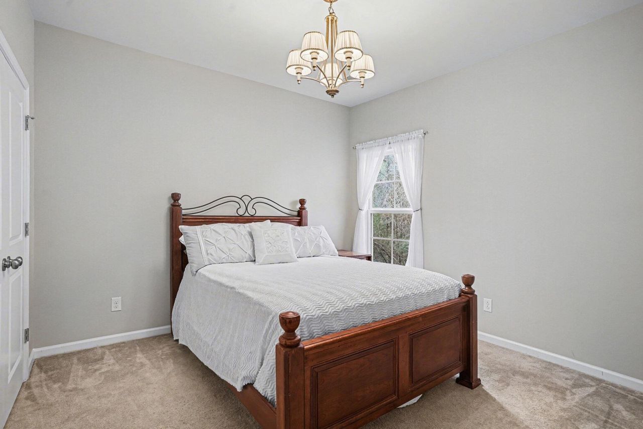 202 Pavilion Street Photo 21