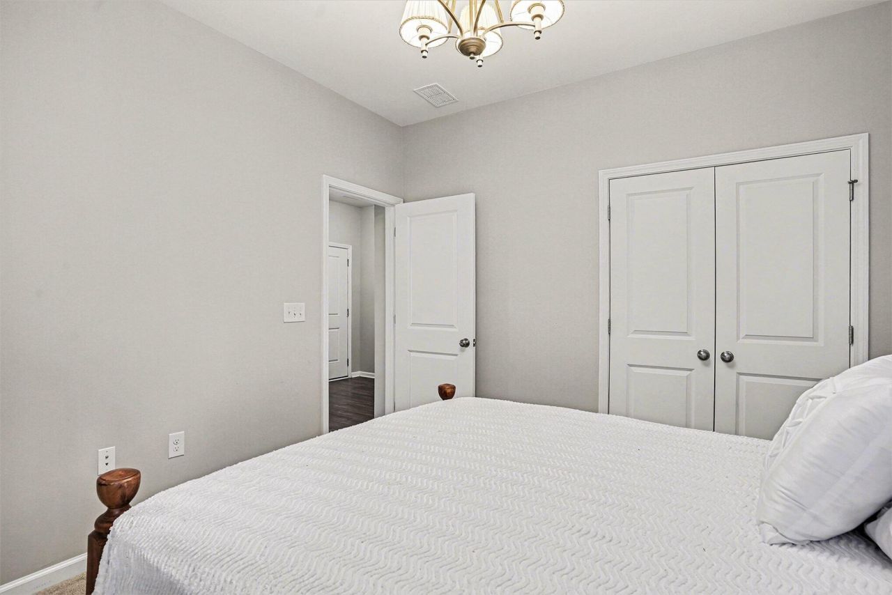 202 Pavilion Street Photo 24