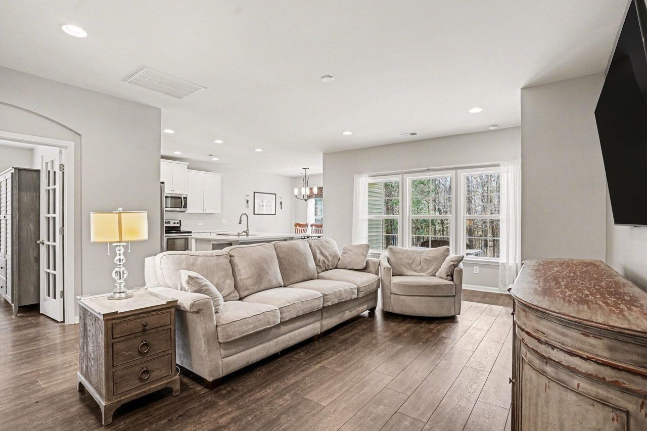 202 Pavilion Street Photo 3