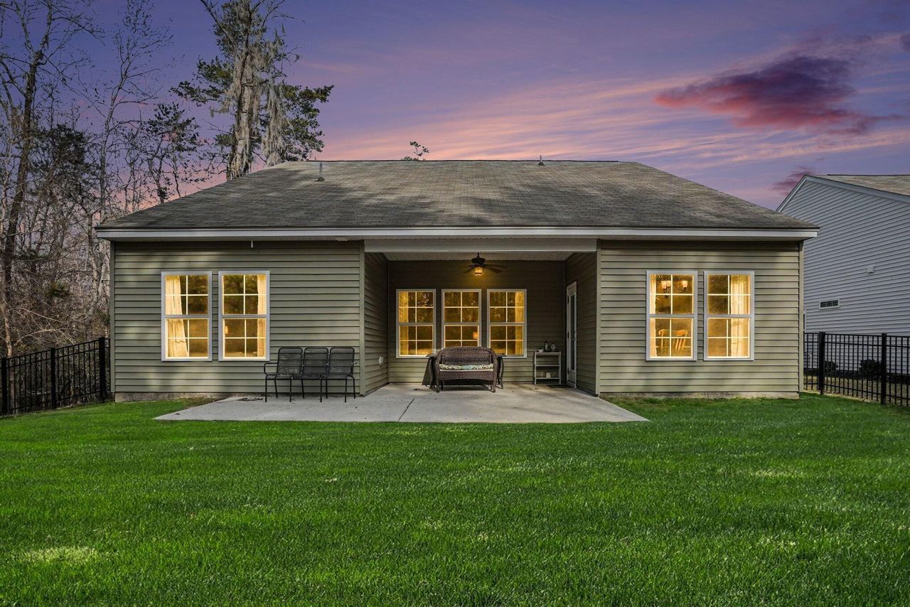 202 Pavilion Street Photo 30