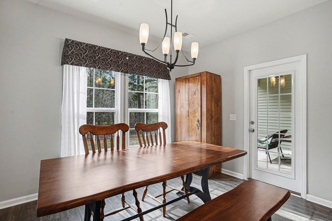 202 Pavilion Street Photo 9