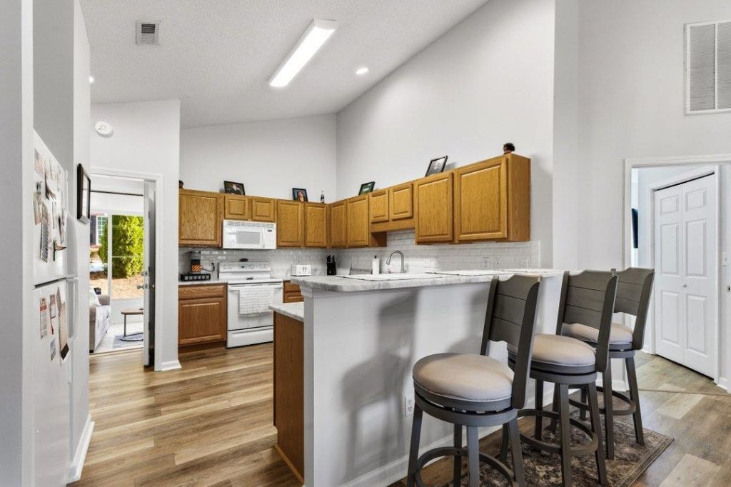 4225 Rivergate Ln. Photo 12