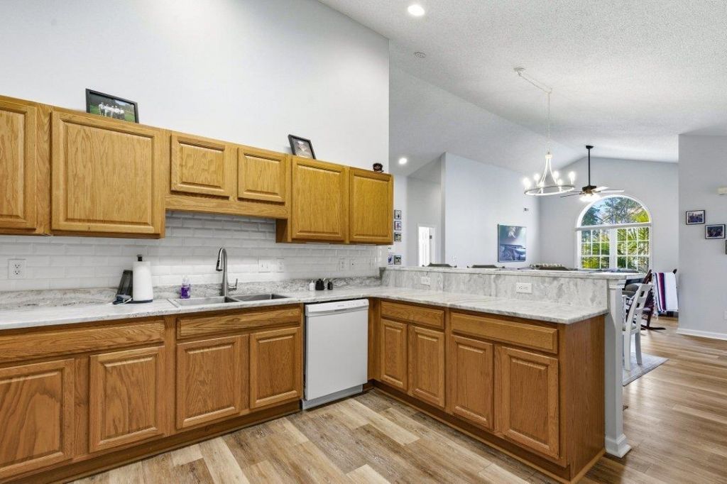 4225 Rivergate Ln. Photo 14