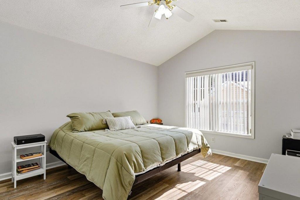 4225 Rivergate Ln. Photo 16