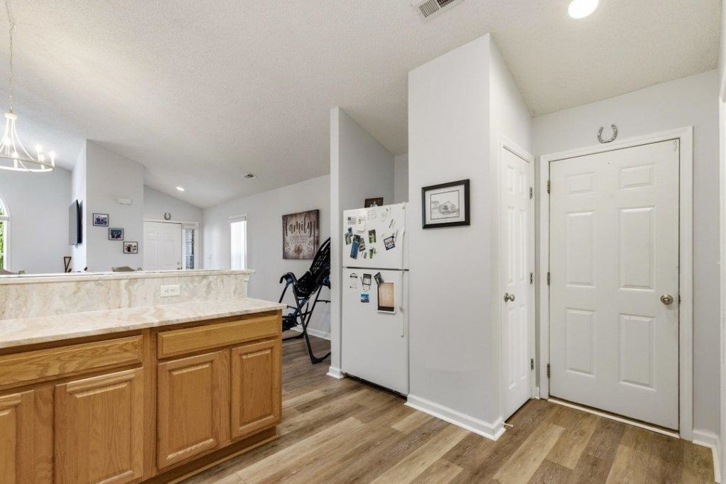 4225 Rivergate Ln. Photo 18
